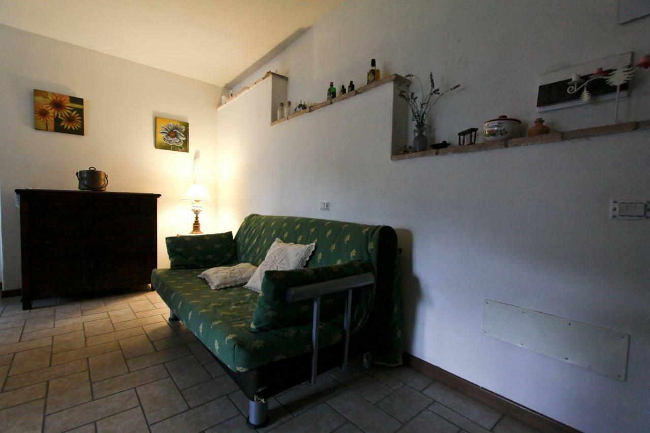 Il Castello Sul Lago Arrone Extérieur photo