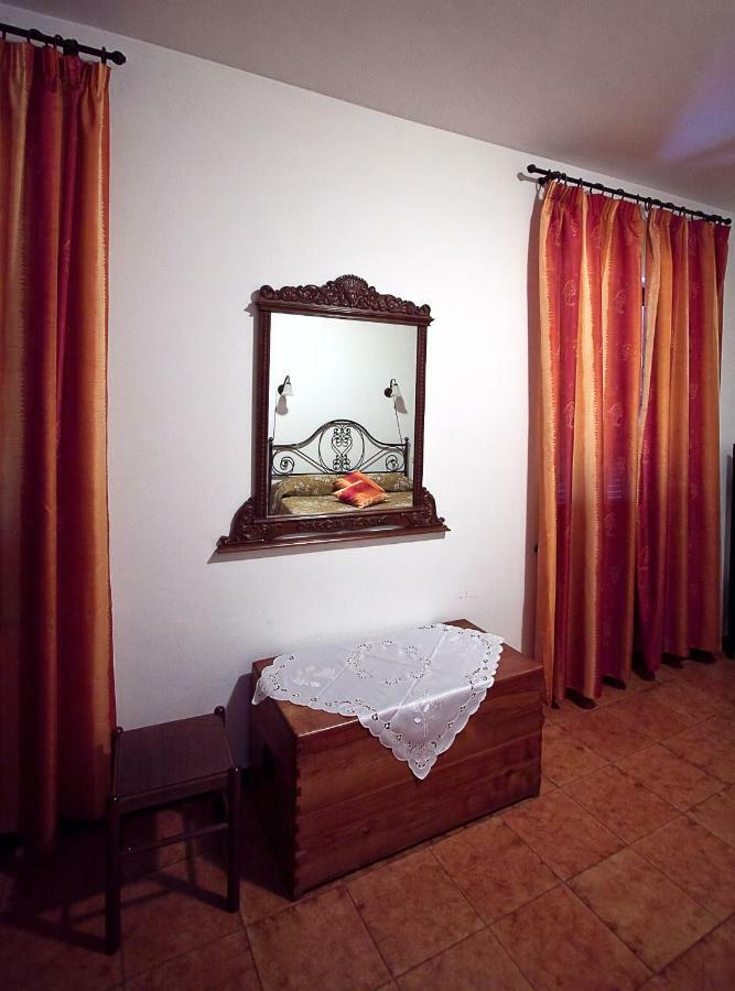 Il Castello Sul Lago Arrone Extérieur photo