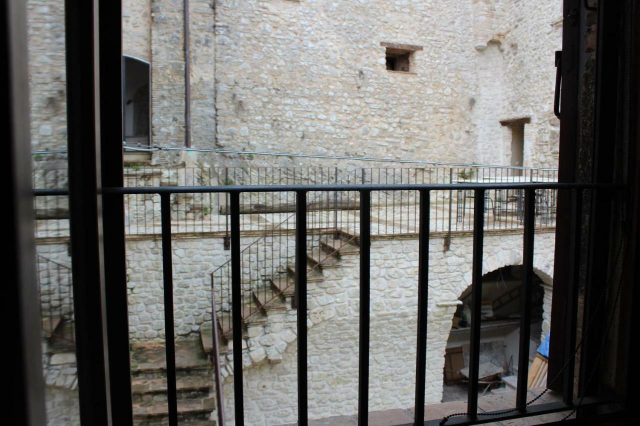 Il Castello Sul Lago Arrone Extérieur photo