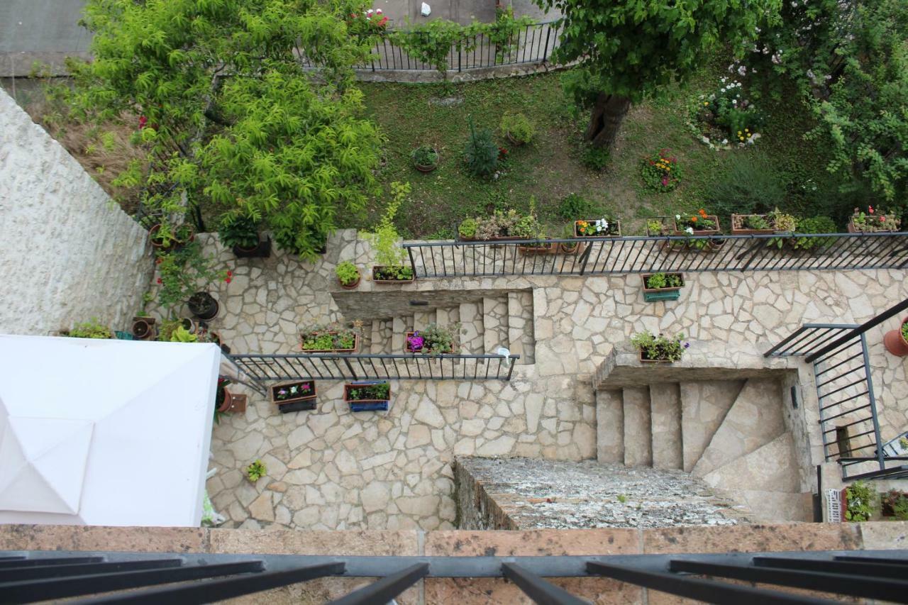 Il Castello Sul Lago Arrone Extérieur photo