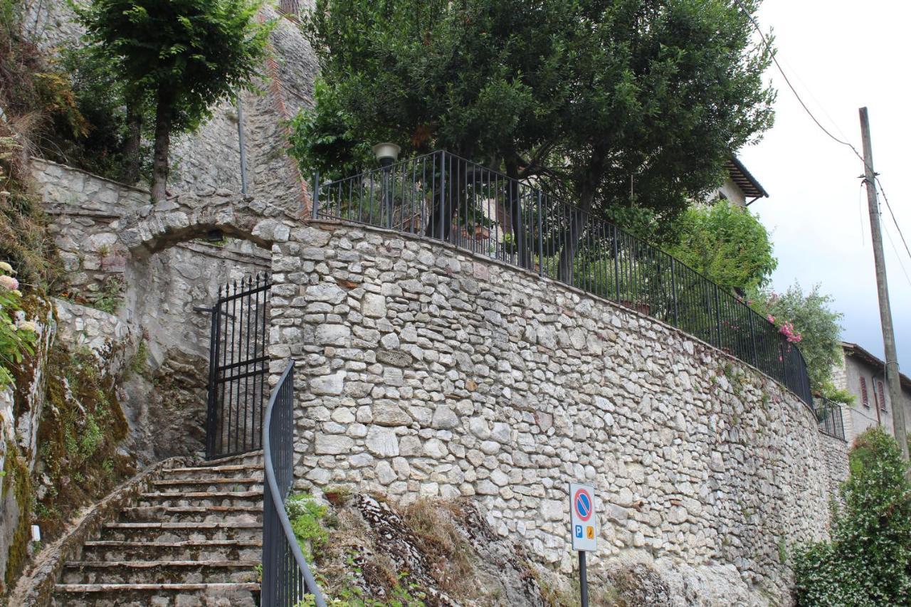 Il Castello Sul Lago Arrone Extérieur photo